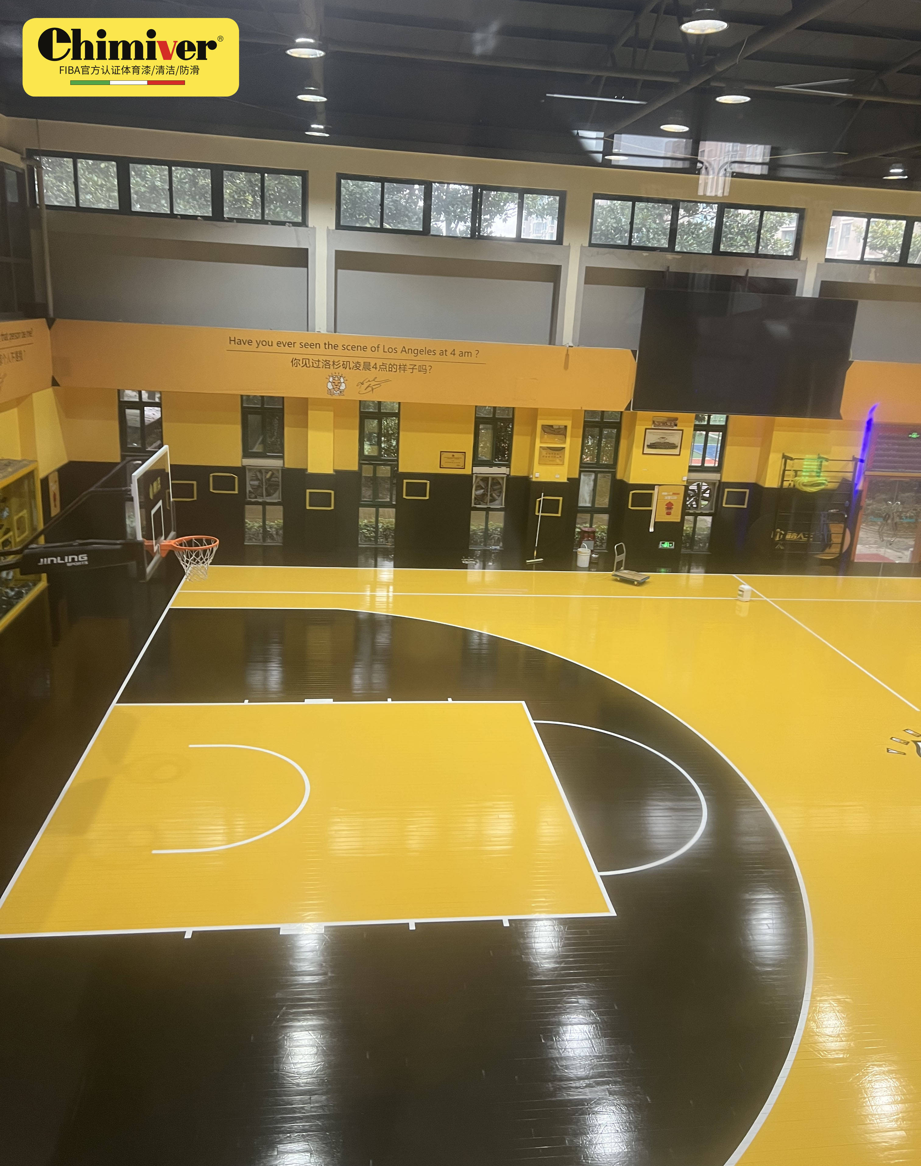 玩转国潮系列现下的专业篮球运动场馆既要将体育馆木地板玩出花样,又