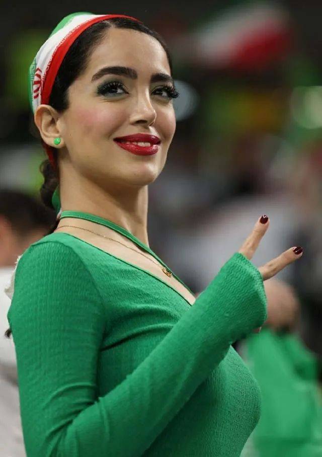 伊朗美女球迷图片