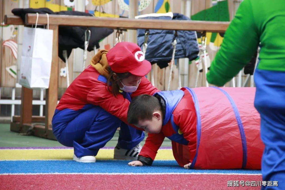 跟我一起奔跑起来吧~超级方块我们都是大力士~颁奖环节经历了种种考验