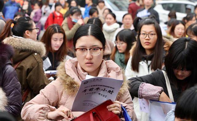 江西有三所大学被官媒点名痛批,毕业证一毛不值,家长报考需谨慎_教育