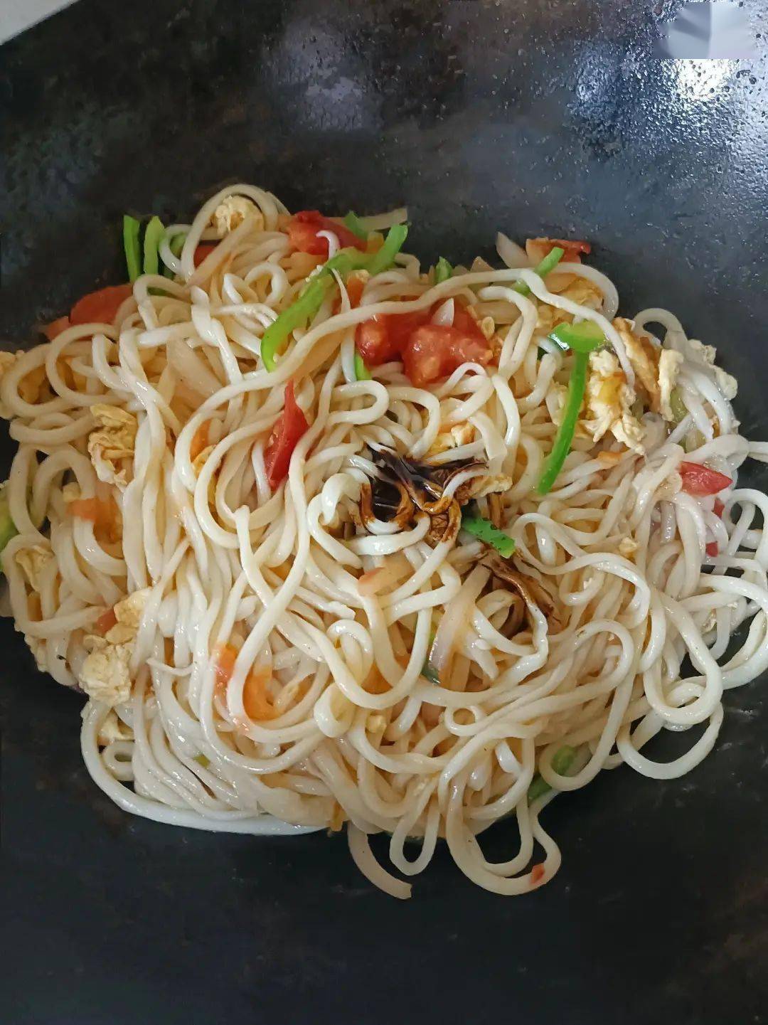 家庭版炒拉条子,劲道爽滑,好吃过瘾,详细和面步骤,一次教会_西红柿