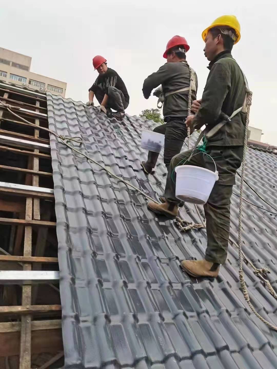 年底了,有多少人想把农村老家屋顶瓦翻新换掉?