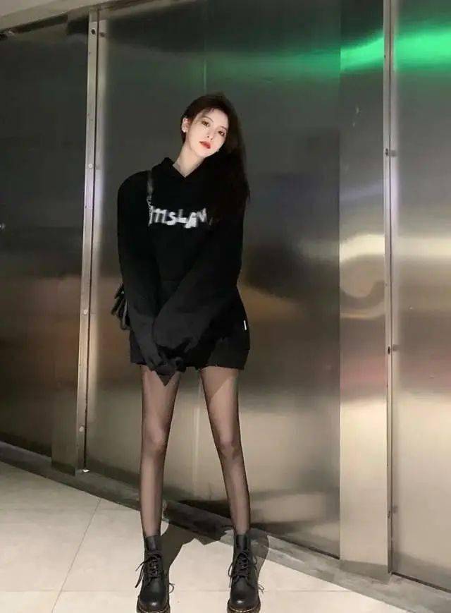 周迅街拍穿搭图片裙子_欧美达人街拍穿搭示范_明星穿搭街拍/