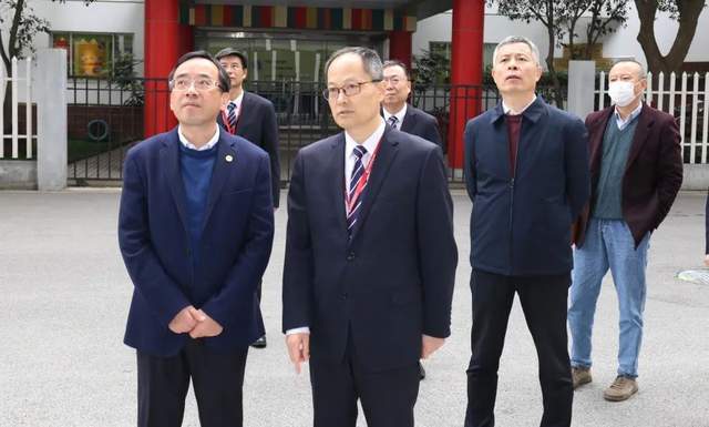 人大常委会党组书记高晓东主任,陶冠红副主任,教科文卫工委张建群主任