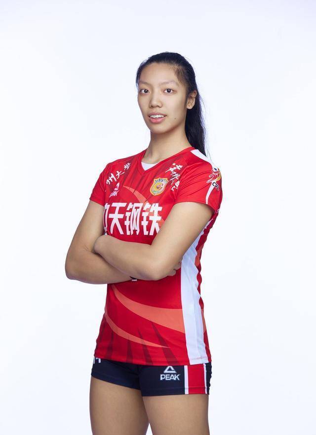 江苏女排主攻双星闪耀,孙燕激活吴梦洁唐欣异军突起,赢得未来_新人_一