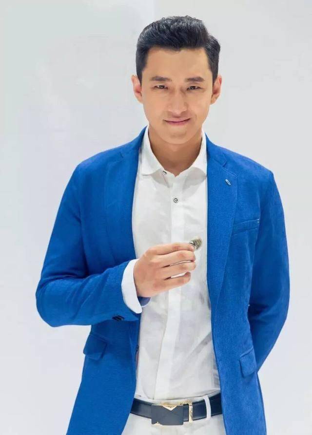 《匆匆那年》的杜维瀚饰演在女主的梦境里,三个人格还有个可以谈话的