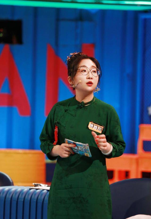 奇葩说:一年前和傅首尔打过一架的董婧现在怎么样了?_比赛_进步_人生