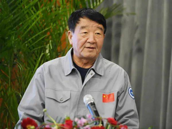 苗青悄然任英利集团董事长!_发展_公司_项目