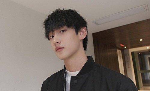 ak刘彰是富二代?