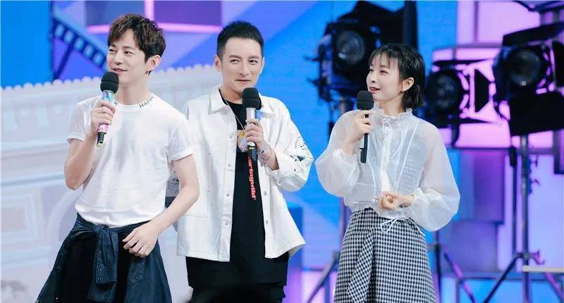 不比不知道:他们在《天天向上》和他(她)们在《快乐大本营》_快乐家族