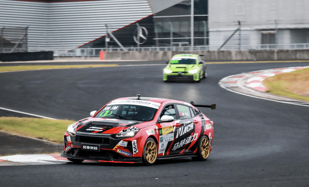 连续三次斩获ctcc中国汽车场地职业联赛年度总冠军_马赫_动力_赛车