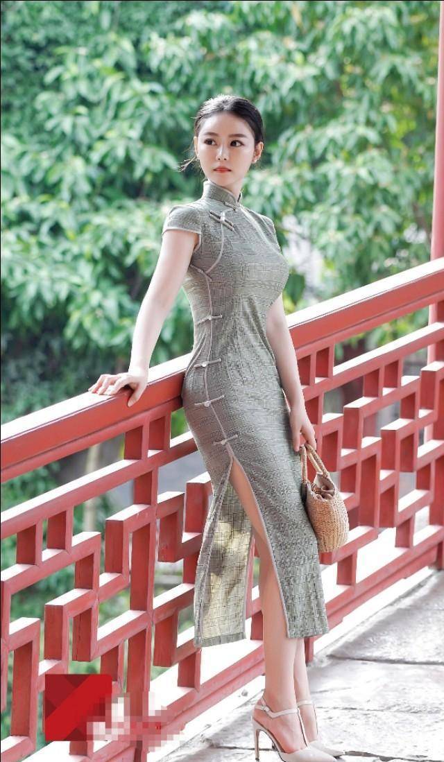 120斤的20岁成都辣妹,却是完美身材曲线的"宅男女神"_健身_训练_cm