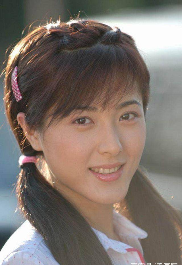 出道十几年不红不紫,已经42岁的她依旧美如少女_曾黎_电影_同学