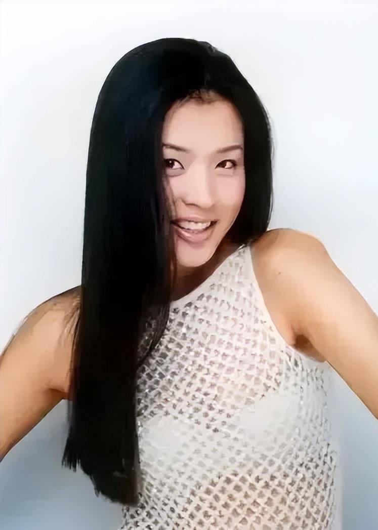 2001年,张艺谋浪漫追求王海珍,在酒店喝红酒,同回酒店_陈婷_巩俐_孩子