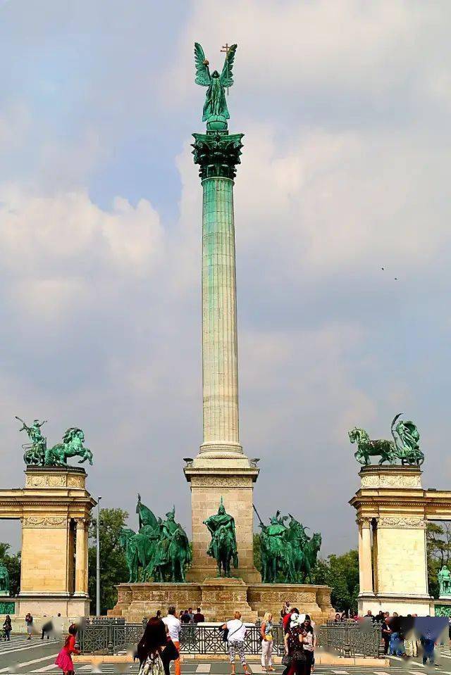 精美绝伦的"千年纪念碑"