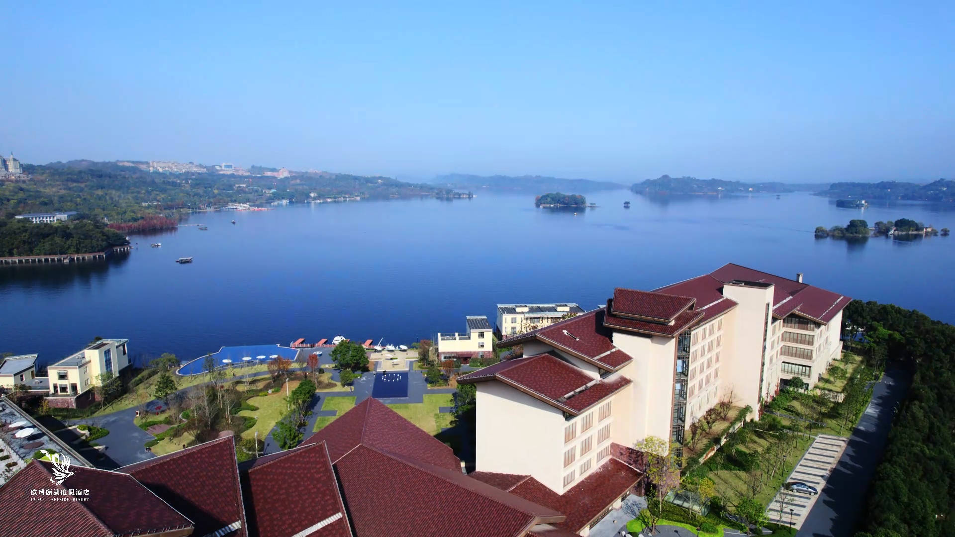 中外建深圳丨度假酒店案例:重庆欧瑞颐湖度假酒店_建筑_独栋更_客房