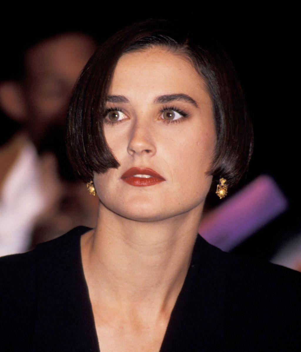 回顾demi moore 90年代的造型,让人瞬间明白何谓「气质」_老电影_短发