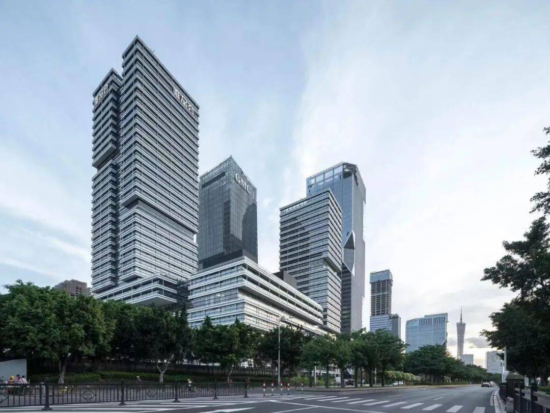 唯品会总部大厦获评广州市超甲级商务写字楼