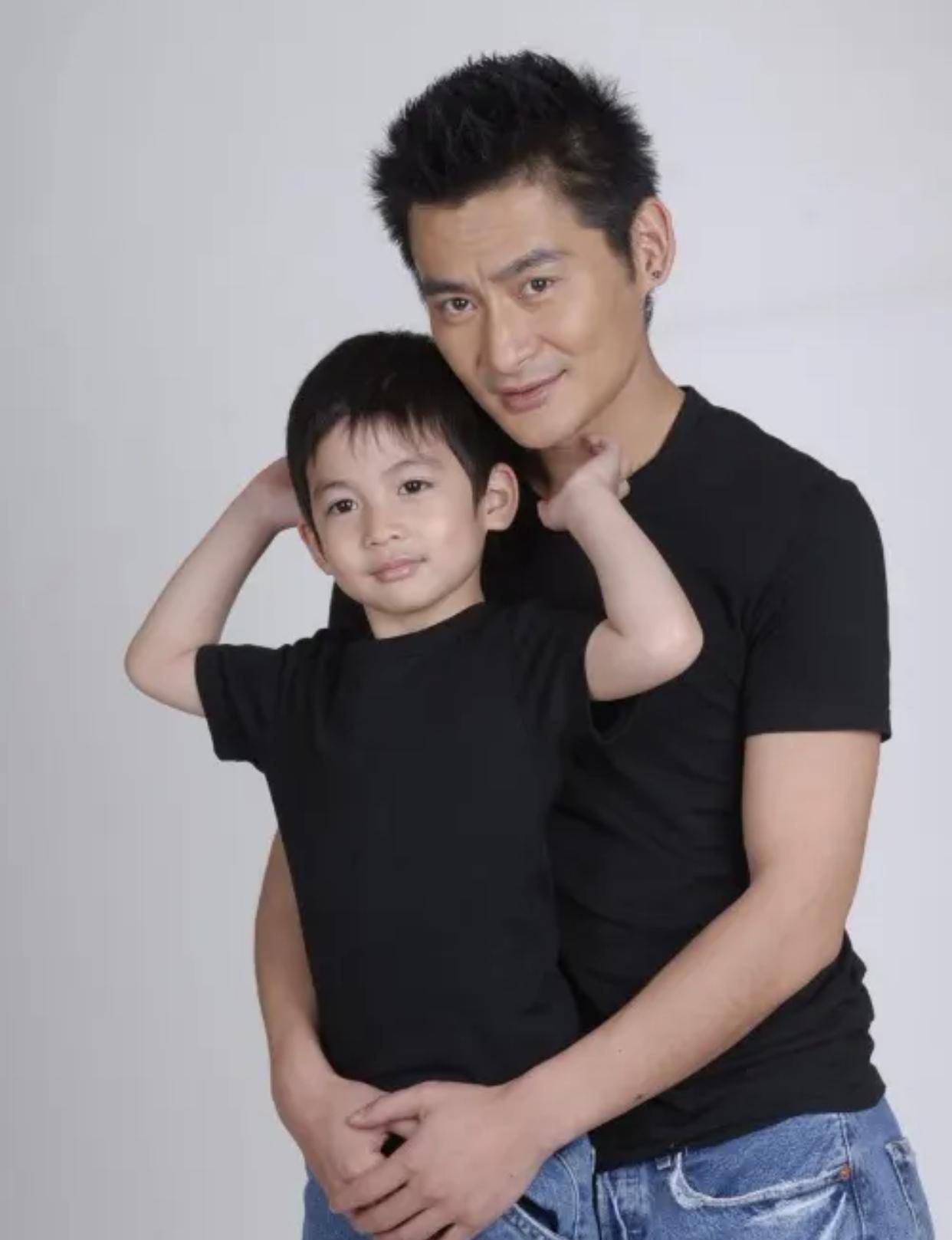 27年后,歌曲《我的眼里只有你》再度唱响,原唱景岗山也该醒醒了_首歌