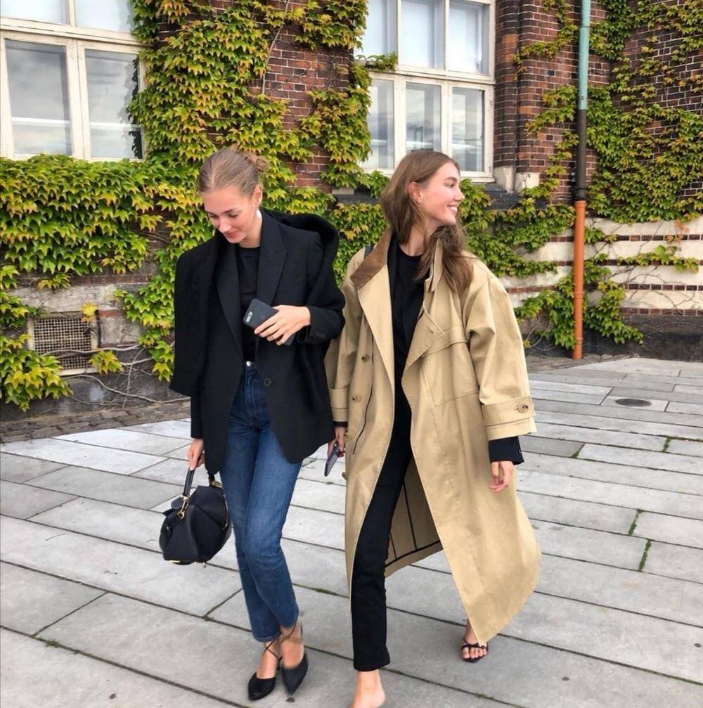 时髦不费力的姐妹花穿搭,丹麦时尚双胞胎模特,随拍即海报系列_黑色