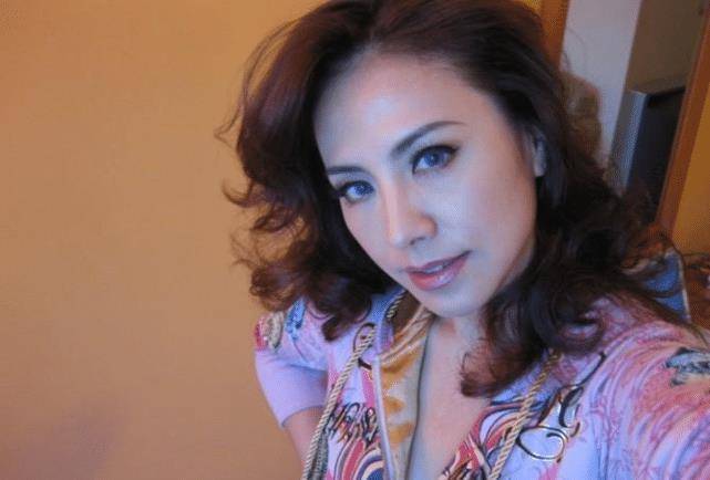 如今徐娘半老依然时尚犹存!_版本_倚天屠龙记_金庸