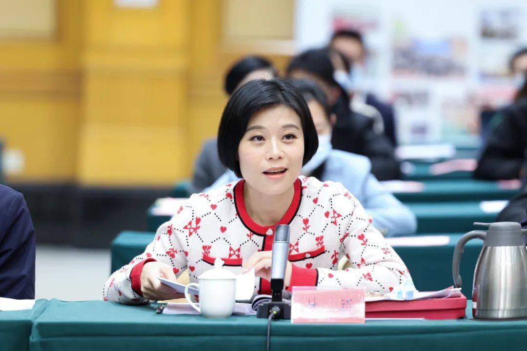 经历的福州闽剧艺术传承发展中心党总支书记,国家一级演员林颖提出,要