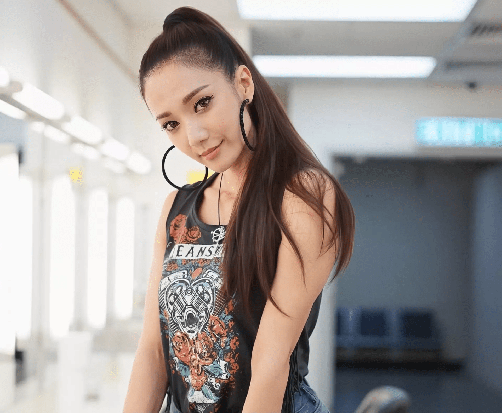 颜值高身材好,内地捞金热议度高_王君馨_因为_影片