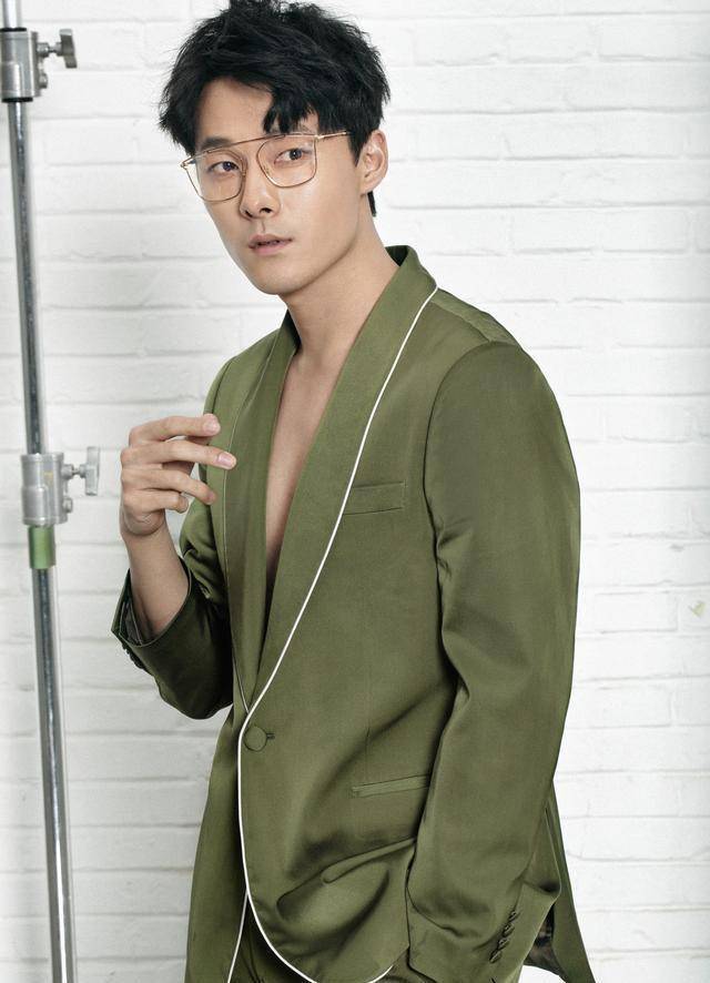 5倍速的张雨剑换上西装之后……宝藏男孩也有帅炸天的时候?