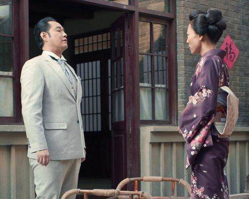 老酒馆中,小尊当年离开大连街后去哪里了?_特工_训练_人物