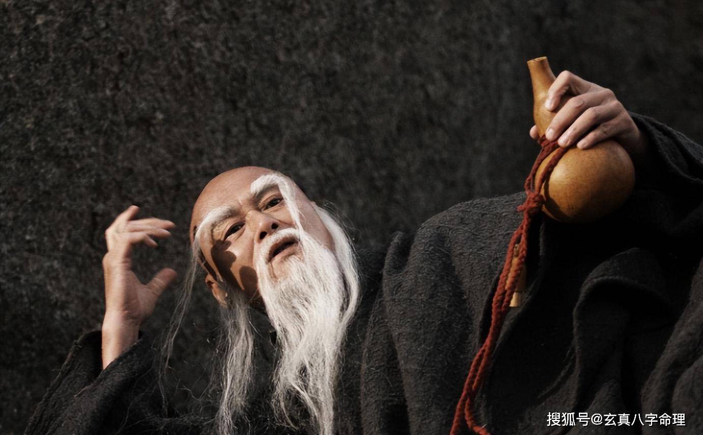 第一次华山论剑,王重阳为何没请斗酒僧?斗酒僧出手便给出了答案