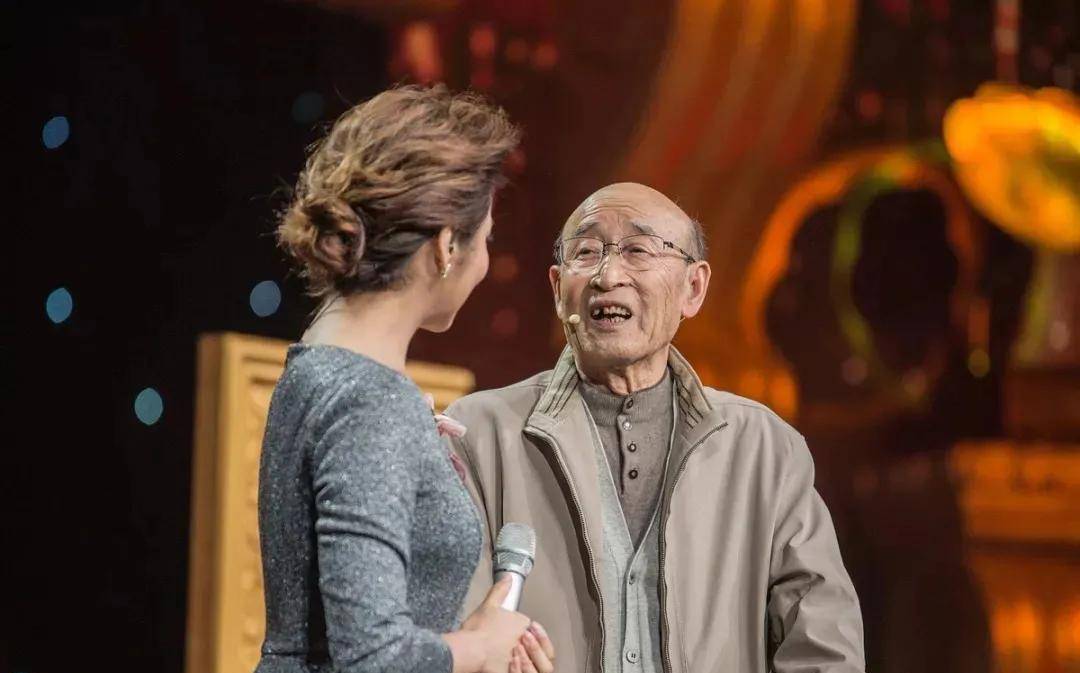 四川方言诗:致敬化妆师王希钟_工作_造型_观众