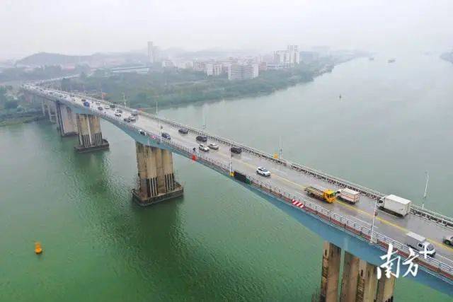 今天,潮连大桥焕新归来!恢复试通车首日,现场的情况是.