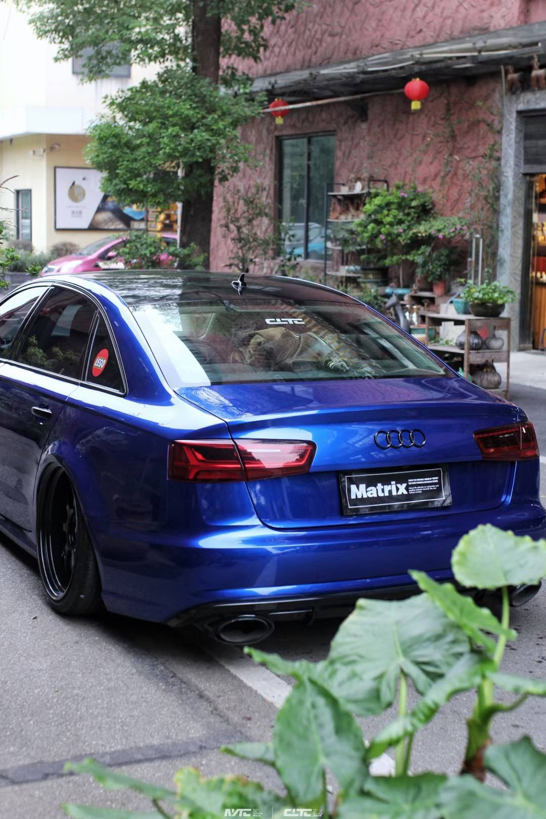 奥迪a6l-matrix矩阵改色膜液态金属克莱因蓝,大胆又极具视觉魅力_搜狐