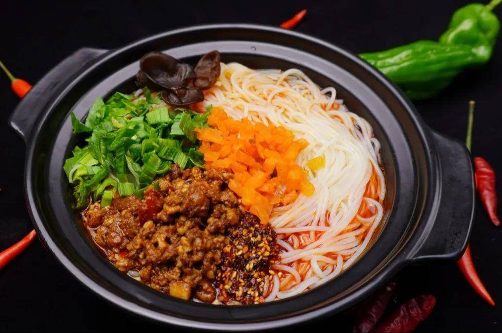日喜尝招牌米线系列,就是过瘾!_汤底_茄汁_配料