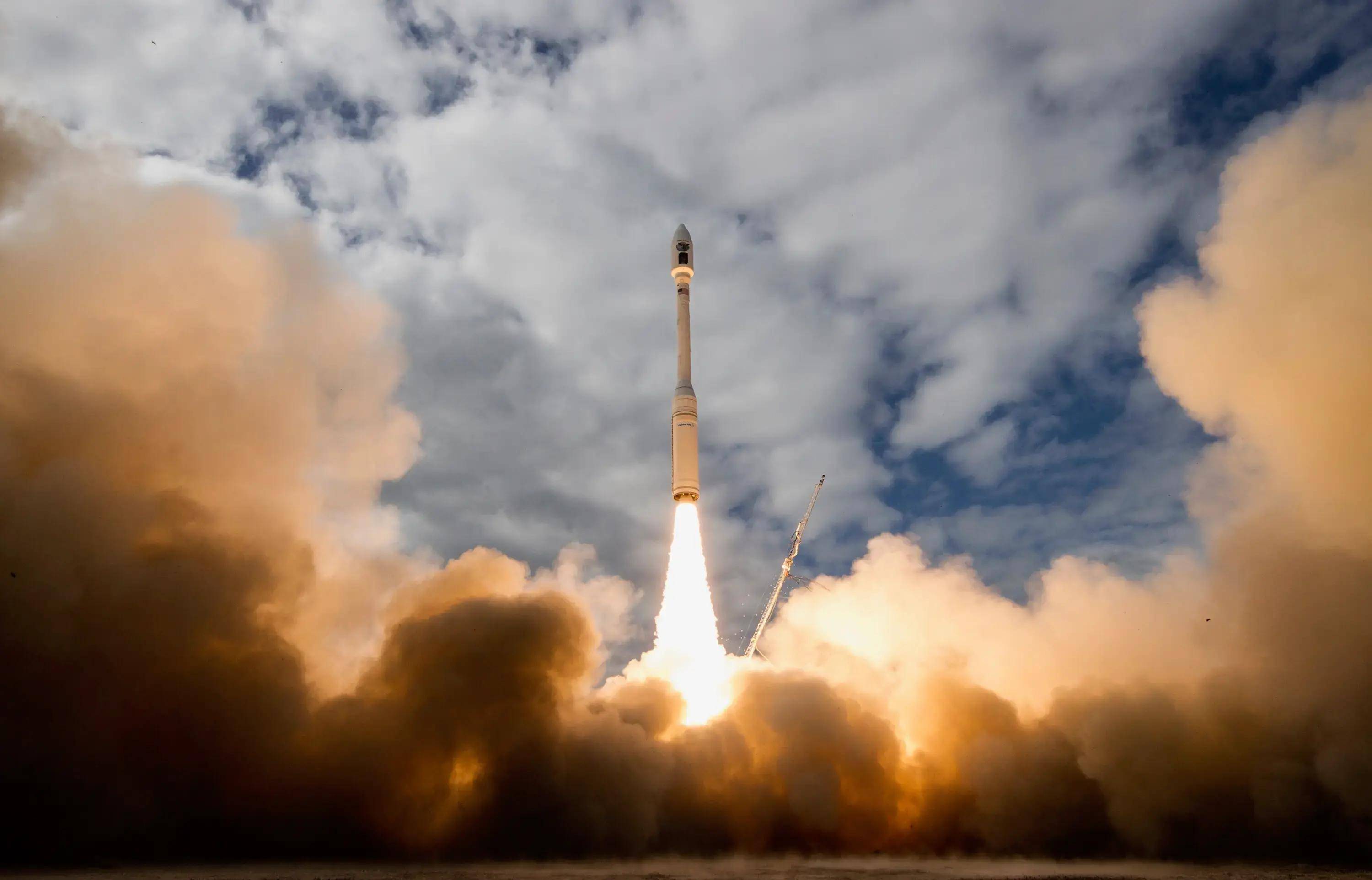 复杂,记得在上个月nasa在没有完全准备好的情况下,匆忙发射了登月火箭