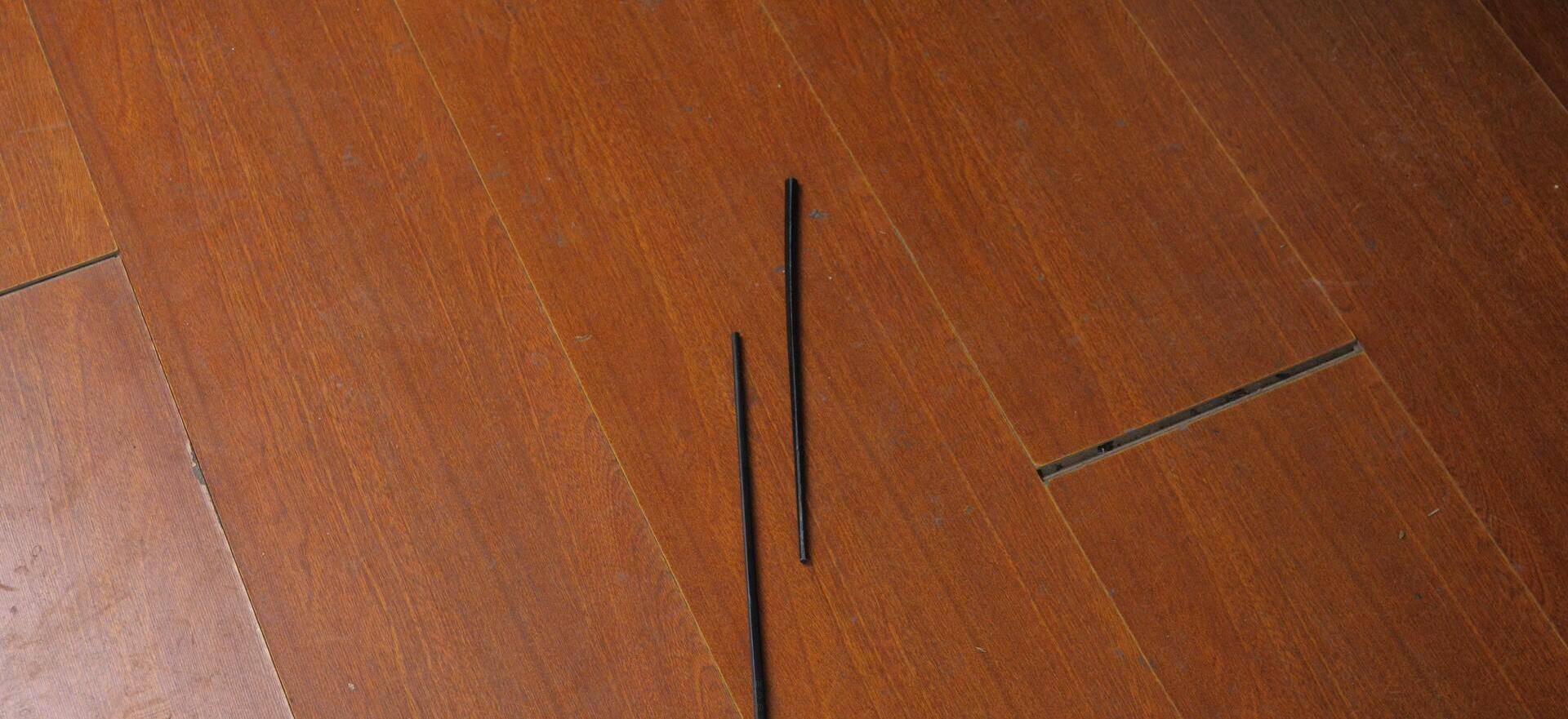 吃饭用筷子怎么放?