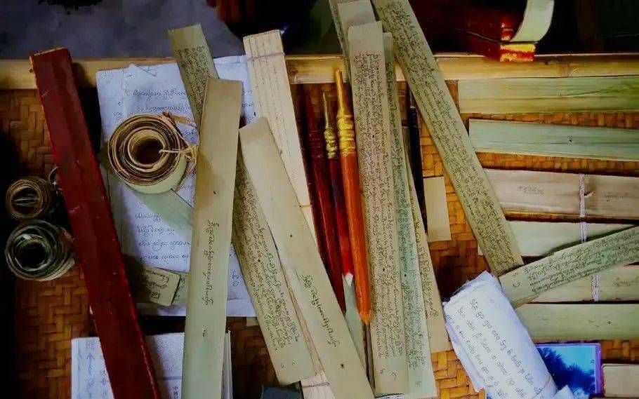 用贝叶抄写经文,最早起源于古代印度,公元7世纪前后