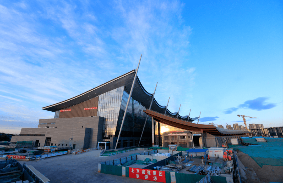 作为城市副中心三大建筑之一,由工程部承建的首都博物馆东馆(大运河