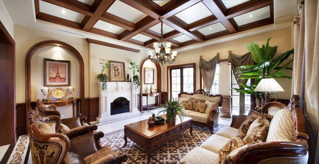 井格式吊顶很显格调,容易给人复古,庄重之感,美式,欧式或中式风格的