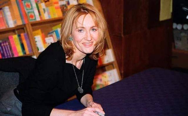 如果觉得生活平凡,试试这个创造奇迹的职业_罗琳_写作_哈利·波特