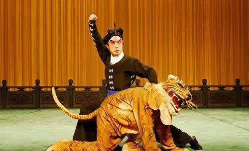 "打虎王"陈耆芳:曾猎捕138只华南虎,连600斤虎王也