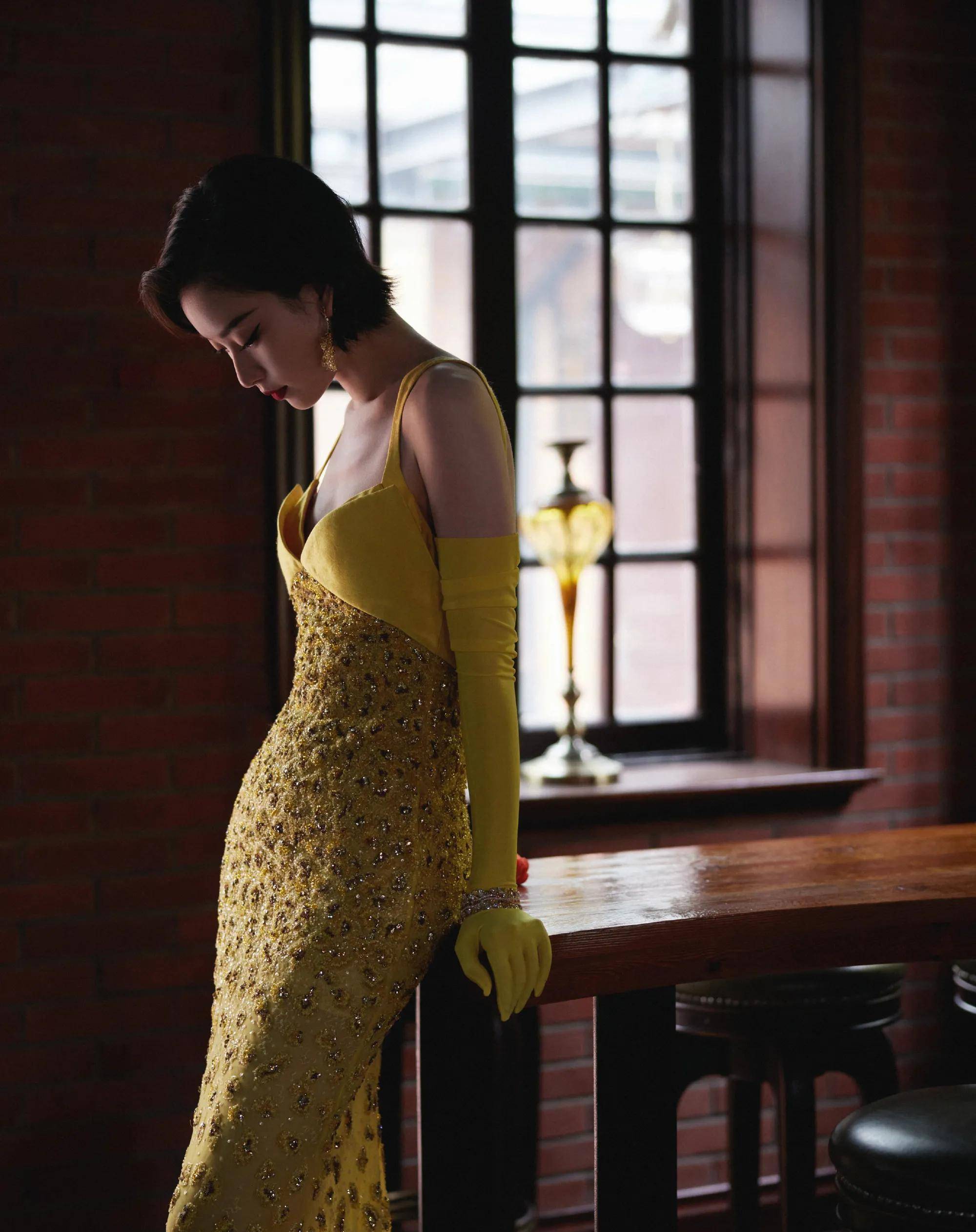 倪妮这是走文艺风?