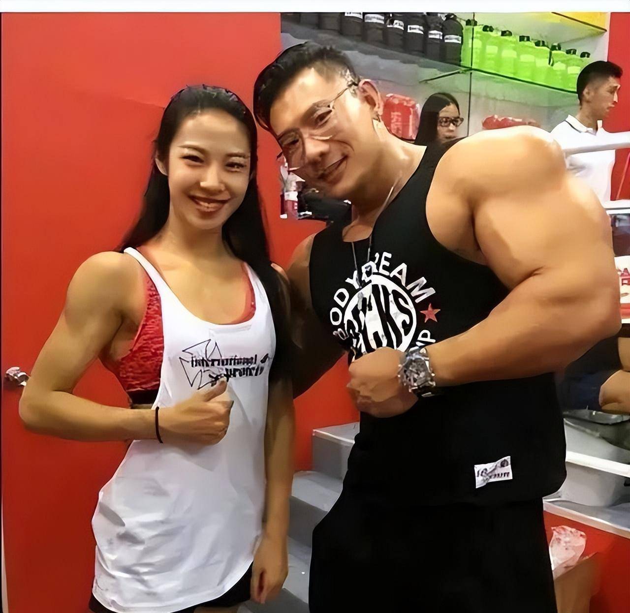 健美巨兽鹿晨辉:为了比赛自费60万请教练,如今成总裁_训练_健身_肌肉