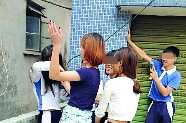 17岁女孩被4人"扇耳光",打人者最大才15岁?