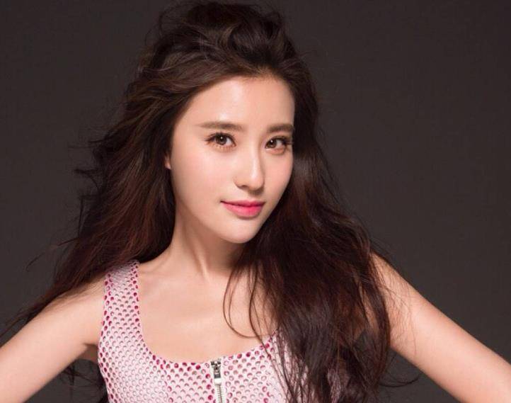 花千骨中相貌平平,如今美出新高度_鲍天琦_剧中_赵丽颖