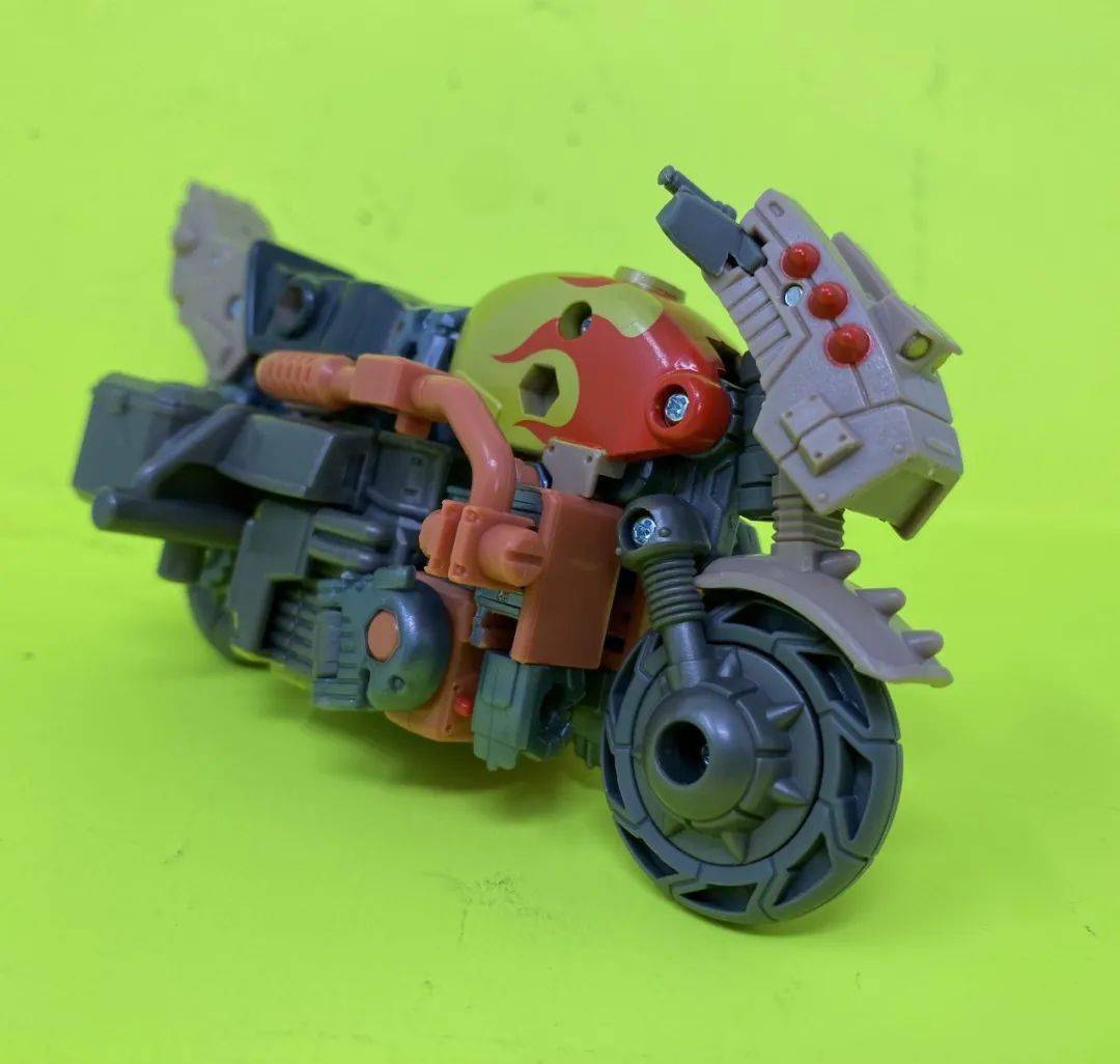 变形金刚进化系列"08动画警车""垃圾星人2号"实物图曝光_玩具_内容_模