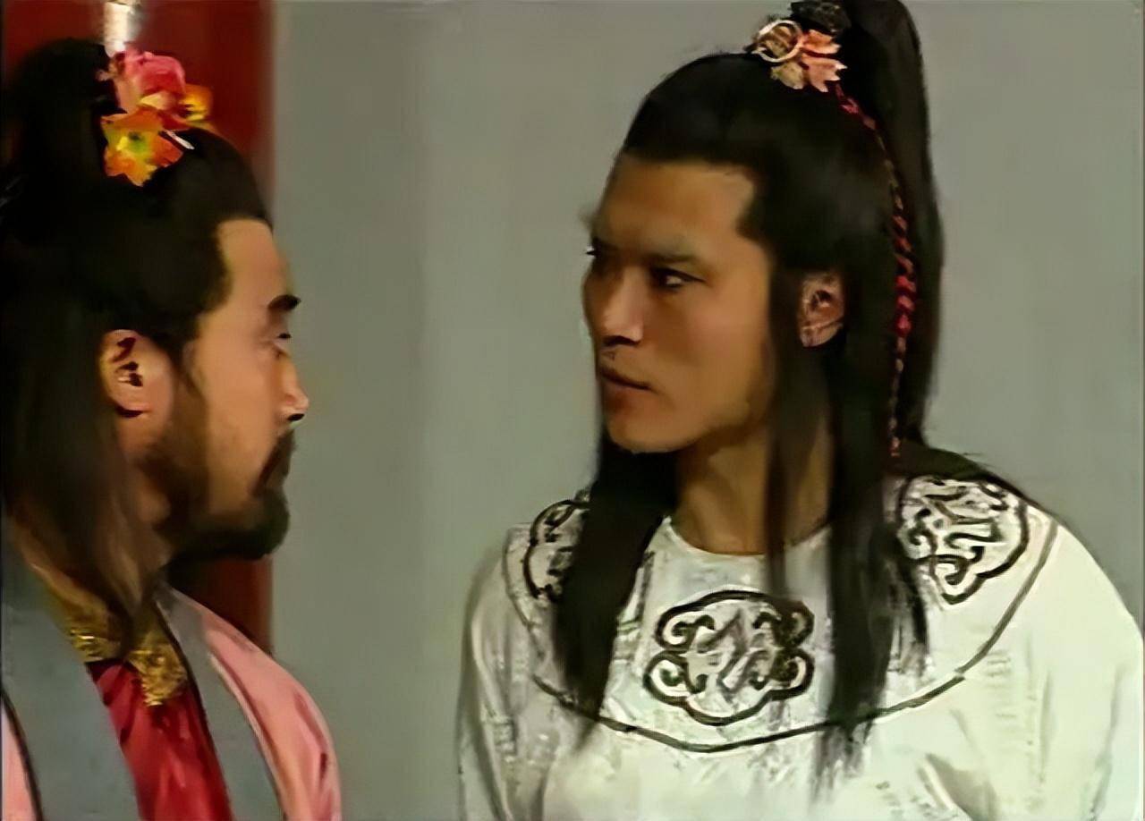 徐良的父亲虽然是陷空岛五鼠之一,后来也辅助了包大人,但是他在前期