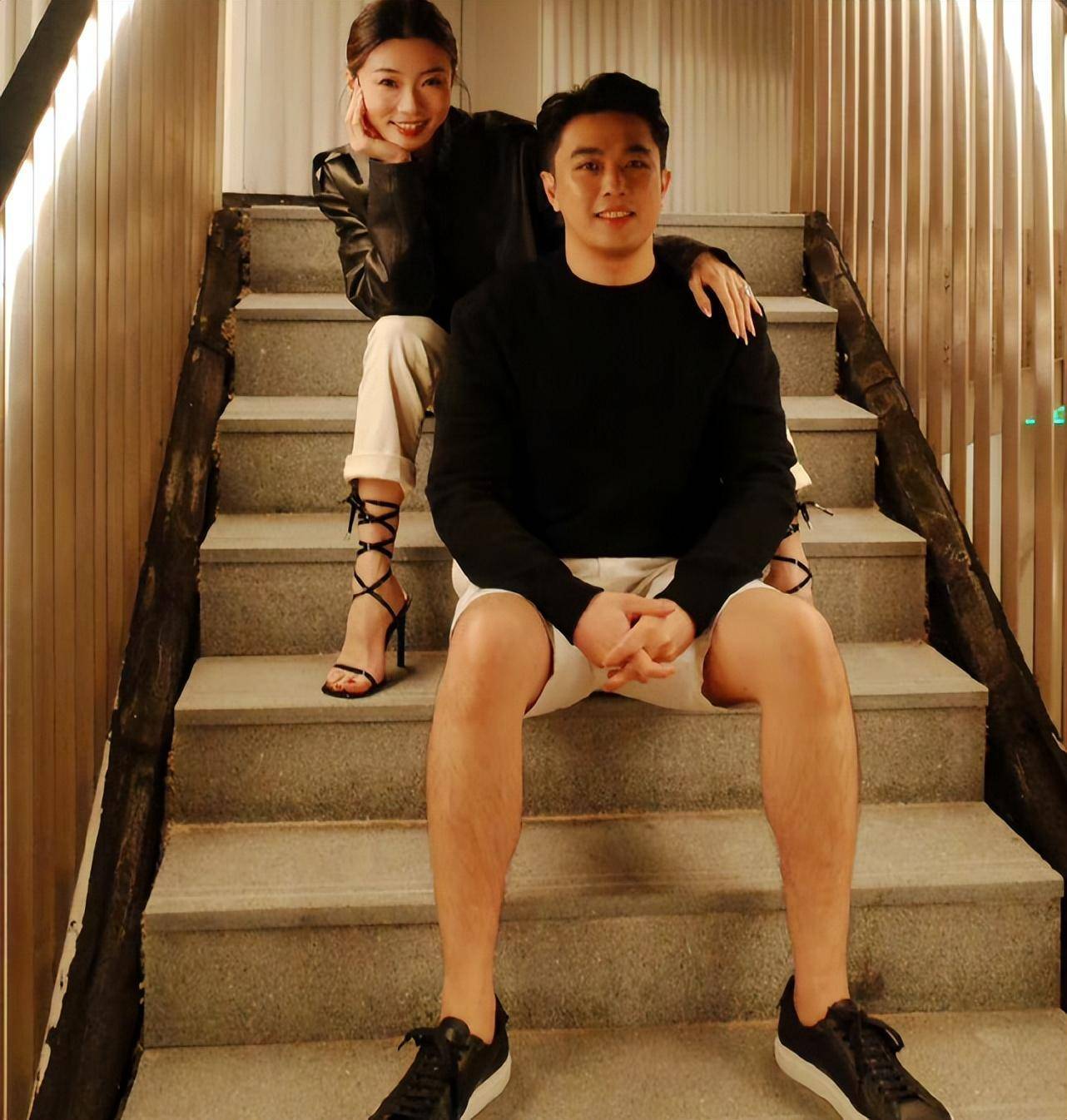 郑恺前女友程晓玥分享近况,甜喊现任"老公",被猜测已领证结婚_程也