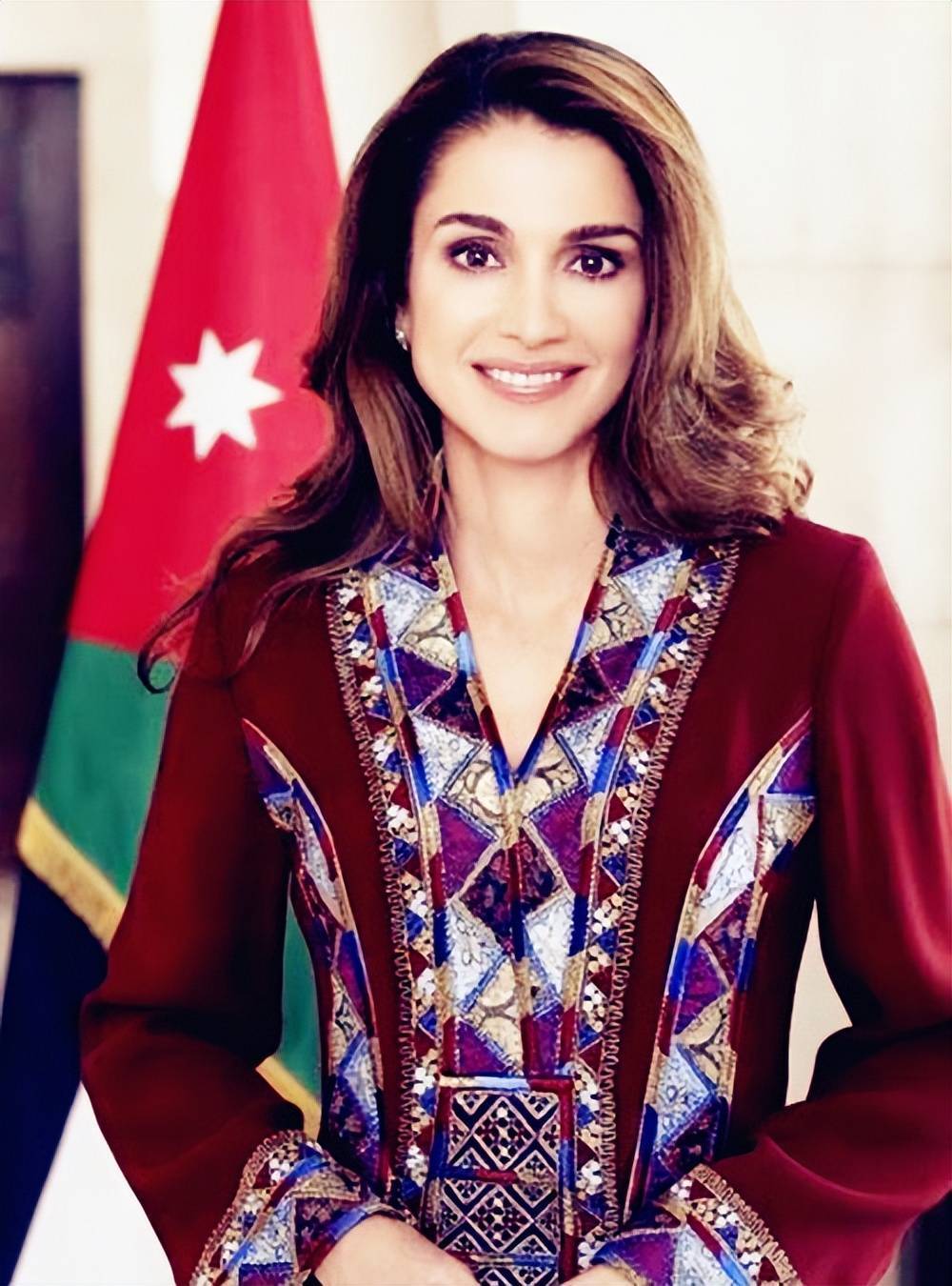 约旦王妃拉尼娅:从"难民"到女王的蜕变,被称"中东戴安娜"_女人_谢赫