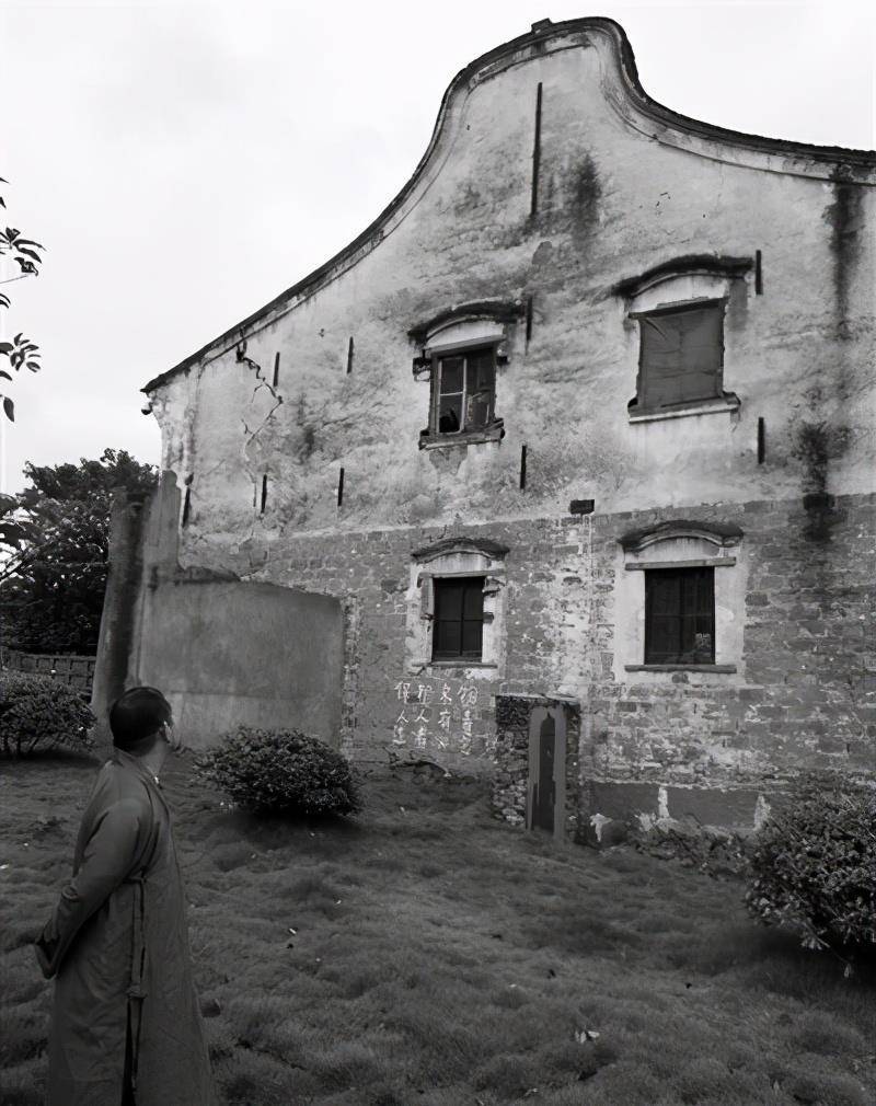 年,解放军被敌军围困,一名地主找上门:我能退万军_胡之杰_蒋某人_川军